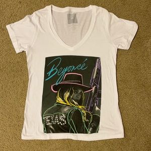 Beyoncé deep V-Neck